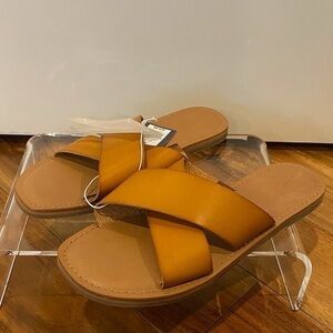 Universal Thread Tan Slide Sandals